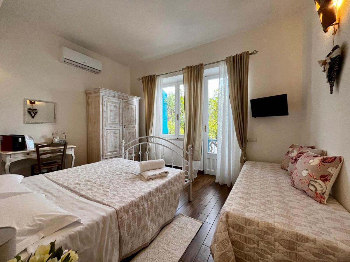 Palmasera Charming Rooms Cala Gonone Exterior photo