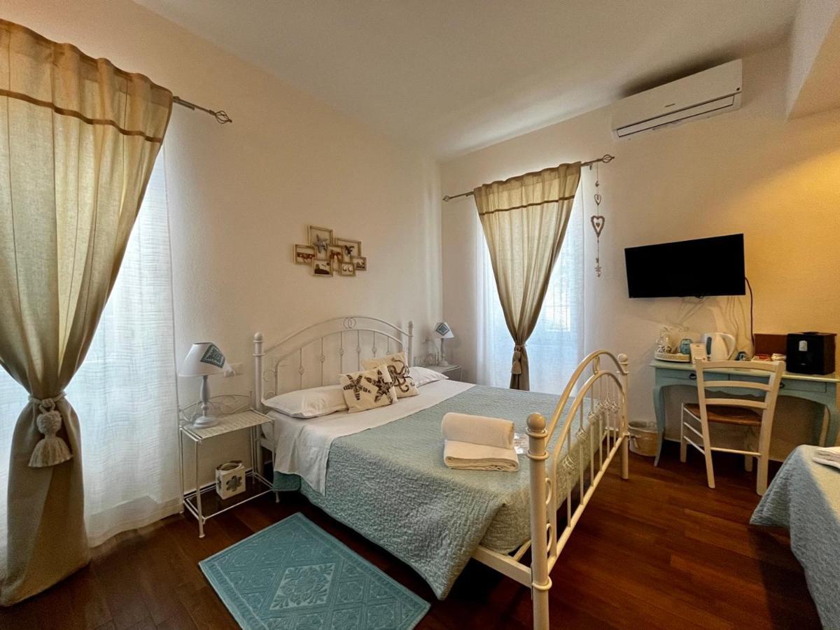 Palmasera Charming Rooms Cala Gonone Exterior photo